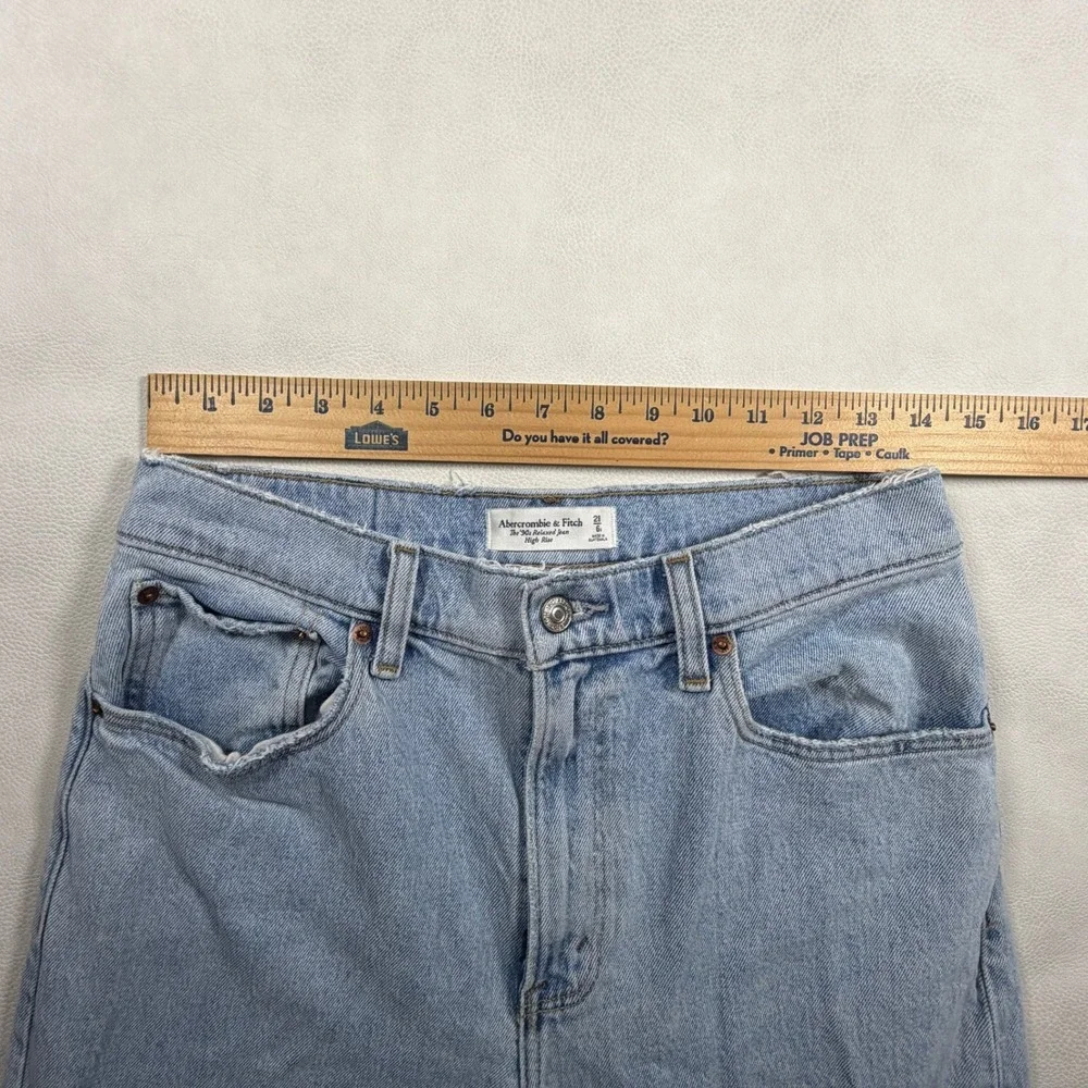 Abercrombie & Fitch The 90s Relaxed Jeans Light Wash High Rise Blue 28/6s